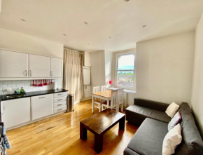 Bright, Modern Flat in Brixton